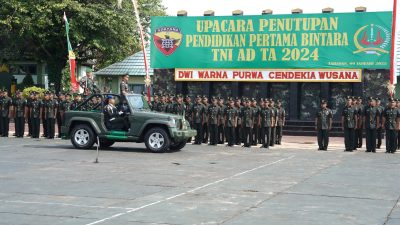 Pangdam IX/Udayana Mayjen TNI Muhammad Zamroni saat menutup pendidikan pertama bintara TNI AD TA 2024 di Rindam IX/Udayana Tabanan. FOTO ist