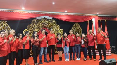 Pengurus DPD PDI-P Perjuangan Bali, anggota DPR/DPRD Bali dan kabupaten kota dari kader partai pose usai menyampaikan persiapan gelaran Bulan Bung Karno (BBK) 2025, Minggu 25 Mei 2025.