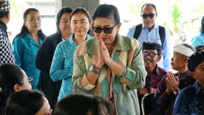 Putri Koster Gerakkan PSBS PADAS di Desa Selat dan Sidemen Karangasem. Desa Ujung Tombak Gerakan Bali Bersih Sampah.