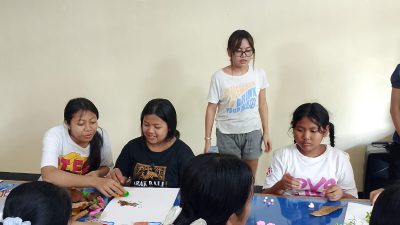Dua Siswi Pelita Harapan Kemang Village Edukasi Seni dan Lingkungan Hidup di Panti Asuhan Tat Twam Asi Denpasar