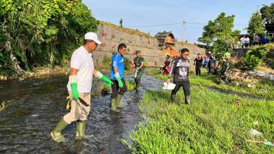 Pemkab Buleleng Perkuat Mitigasi Bencana melalui Gerakan Penanaman Pohon dan Pembersihan Sungai.
