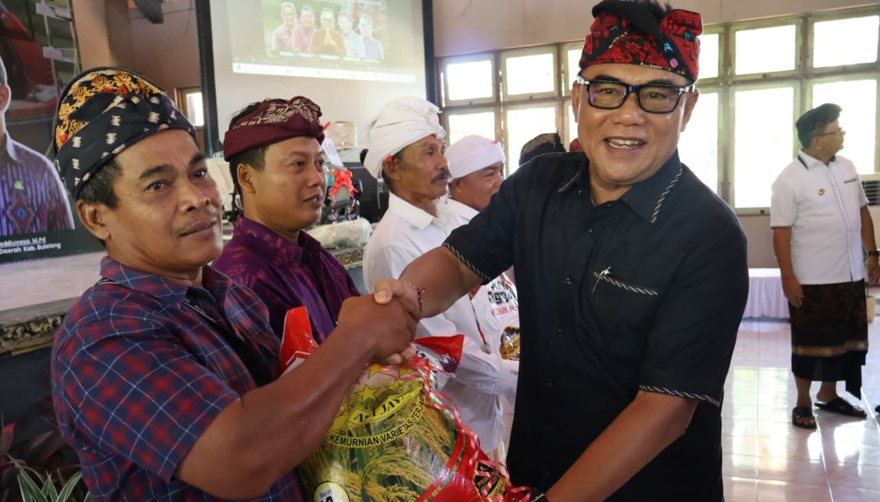Reses Komisi IV DPR RI di Buleleng, Petani Terima Bantuan Alsintan dan Bibit Unggul 1 Reses Komisi IV DPR RI di Buleleng, Petani Terima Bantuan Alsintan dan Bibit Unggulan.