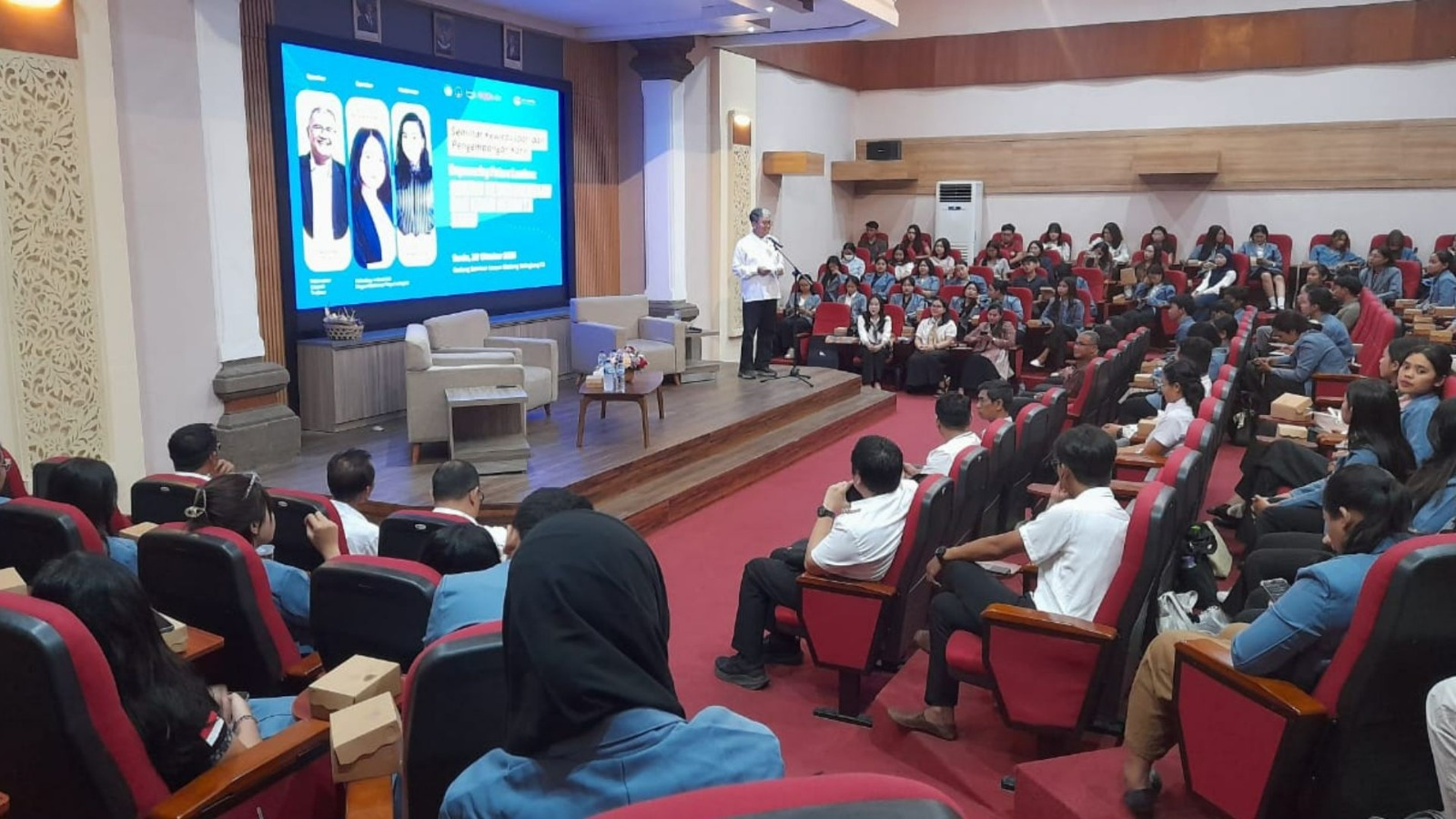 Empowering Future Leaders: Undiksha Pacu Mahasiswa Jadi Wirausahawan dan Profesional Tangguh 1 Empowering Future Leaders: Undiksha Pacu Mahasiswa Jadi Wirausahawan dan Profesional Tangguh.