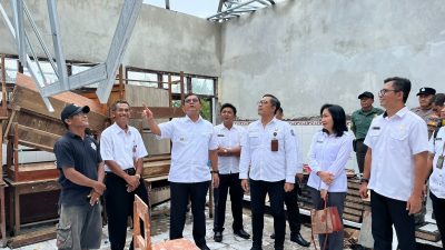 Tinjau Revitalisasi Sekolah di Kecamatan Banjar, Bupati Sutjidra Pacu Pengerjaan yang Tertinggal 6 Tinjau Revitalisasi Sekolah di Kecamatan Banjar, Bupati Sutjidra Pacu Pengerjaan yang Tertinggal.