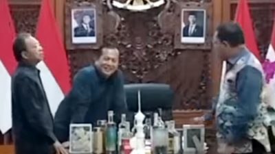 Gubernur Bali Wayan Koster diapresiasi Gubernur NTB Lalu Muhammad Iqbal dan Gubernur NTT Melki Laka Lena terkait legalitas arak Bali di Jaya Sabha Senin 3 November 2025.