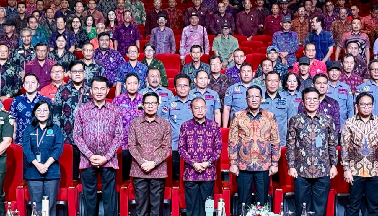 Apresiasi Pembukaan POSBAMKUM di Seluruh Bali, Koster: Sinergi agar Beroperasi Efektif Berkelanjutan.