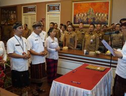 Empat Pejabat Disdukcapil Buleleng dilantik, Tekankan Layanan Bersih dan Digital