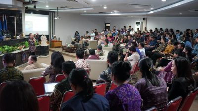Direktur Pembelajaran dan Kemahasiswaan (Belmawa) Kementerian Pendidikan Tinggi, Sains, dan Teknologi, Dr. Beny Bandanadjaja, S.T., M.T., hadir di Universitas Pendidikan Ganesha (Undiksha) dalam kegiatan Sosialisasi Arah Kebijakan Kemahasiswaan Tahun 2026, Jumat (30/1/2026). Kegiatan ini secara resmi dibuka oleh Rektor Undiksha, Prof. Dr. I Wayan Lasmawan, M.Pd.