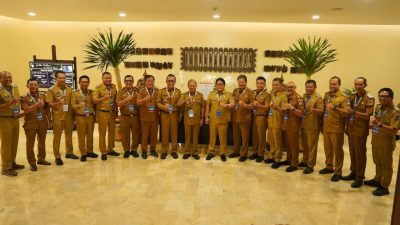 Arahan Presiden Prabowo jadi Motivasi Bali, Gubernur Koster Langsung Bentuk Satgas Penanganan Sampah di Pantai Kuta 7 Gubernur Bali Wayan Koster menindaklanjuti arahan Presiden Prabowo dengan menggelar rapat bersama bupati/walikota se Bali, Pangdam IX Udayana, Kapolda Bali, Danrem 163 Wirasatya, dan Kajati Bali di Sentul Bogor Jawa Barat, Senin 2 Februari 2026.