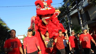 Wabup Supriatna Ikuti Jalan Santai HUT Kongco Seng Hong Ya ke-117, Ajak Warga Jaga Persatuan 8 Wabup Supriatna Ikuti Jalan Santai HUT Kongco Seng Hong Ya ke-117, Ajak Warga Jaga Persatuan.