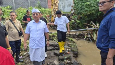 ‎Tinjau Dampak Banjir di Baktiseraga, Bupati Sutjidra Tegaskan Sampah Jadi Masalah Utama Penyebab Banjir.