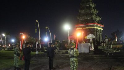 Sekda Bali Pimpin Renungan Suci, Kenang Jasa 805 Pejuang di TMP Pancaka Tirta 7 Sekda Bali Pimpin Renungan Suci, Kenang Jasa 805 Pejuang di TMP Pancaka Tirta.